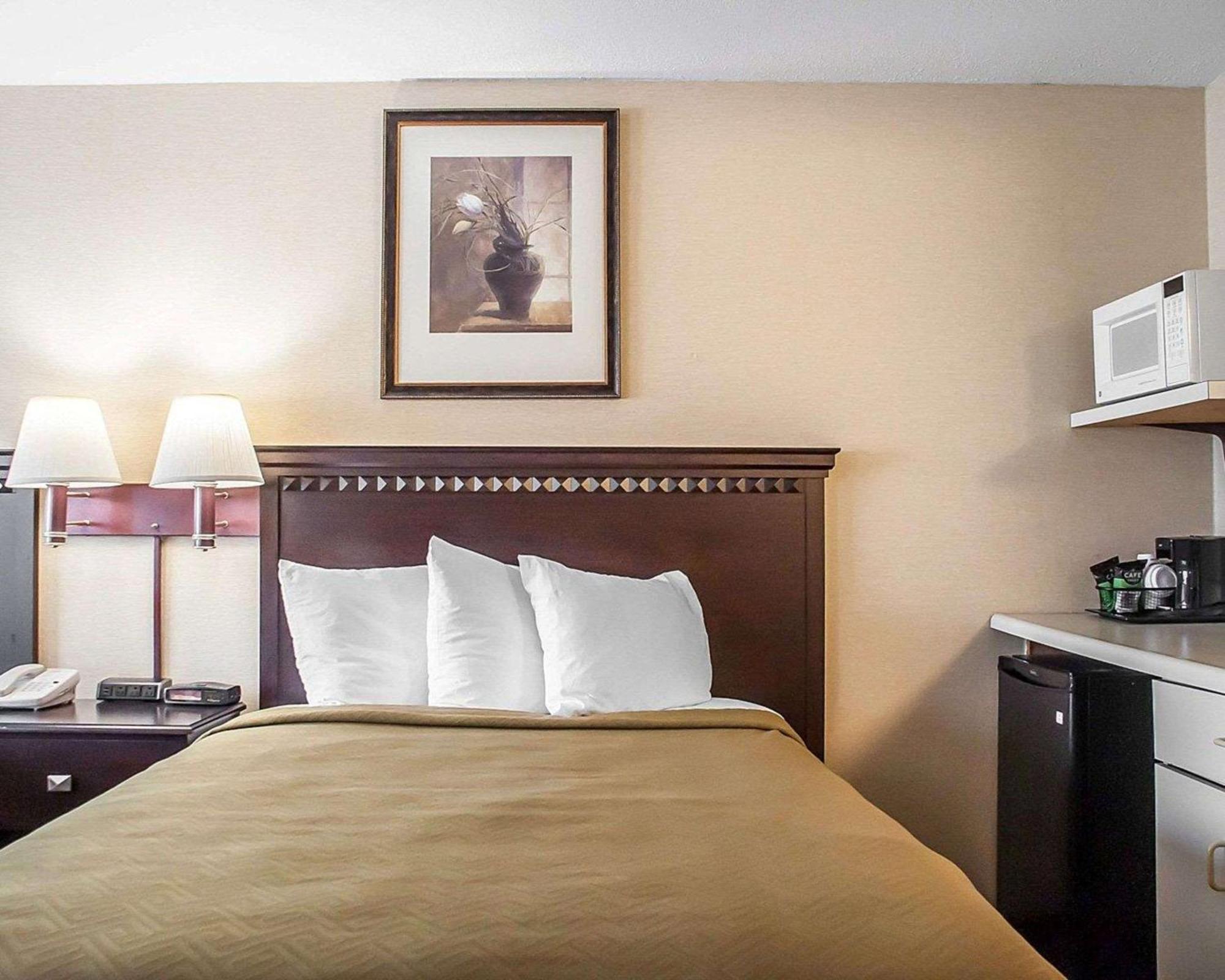 Econo Lodge Elmira-Corning Fisherville Eksteriør bilde