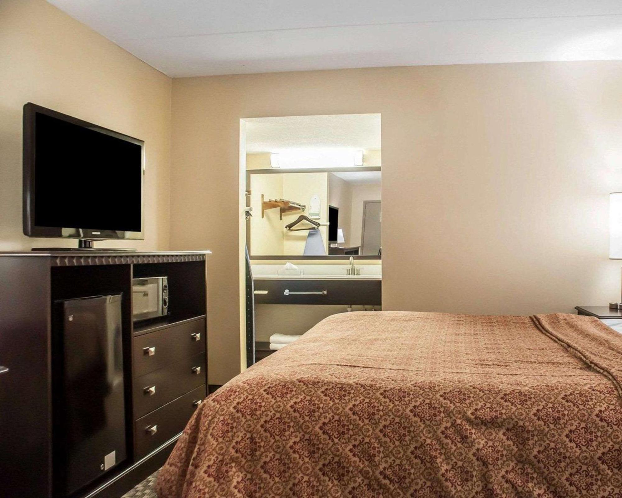 Econo Lodge Elmira-Corning Fisherville Eksteriør bilde