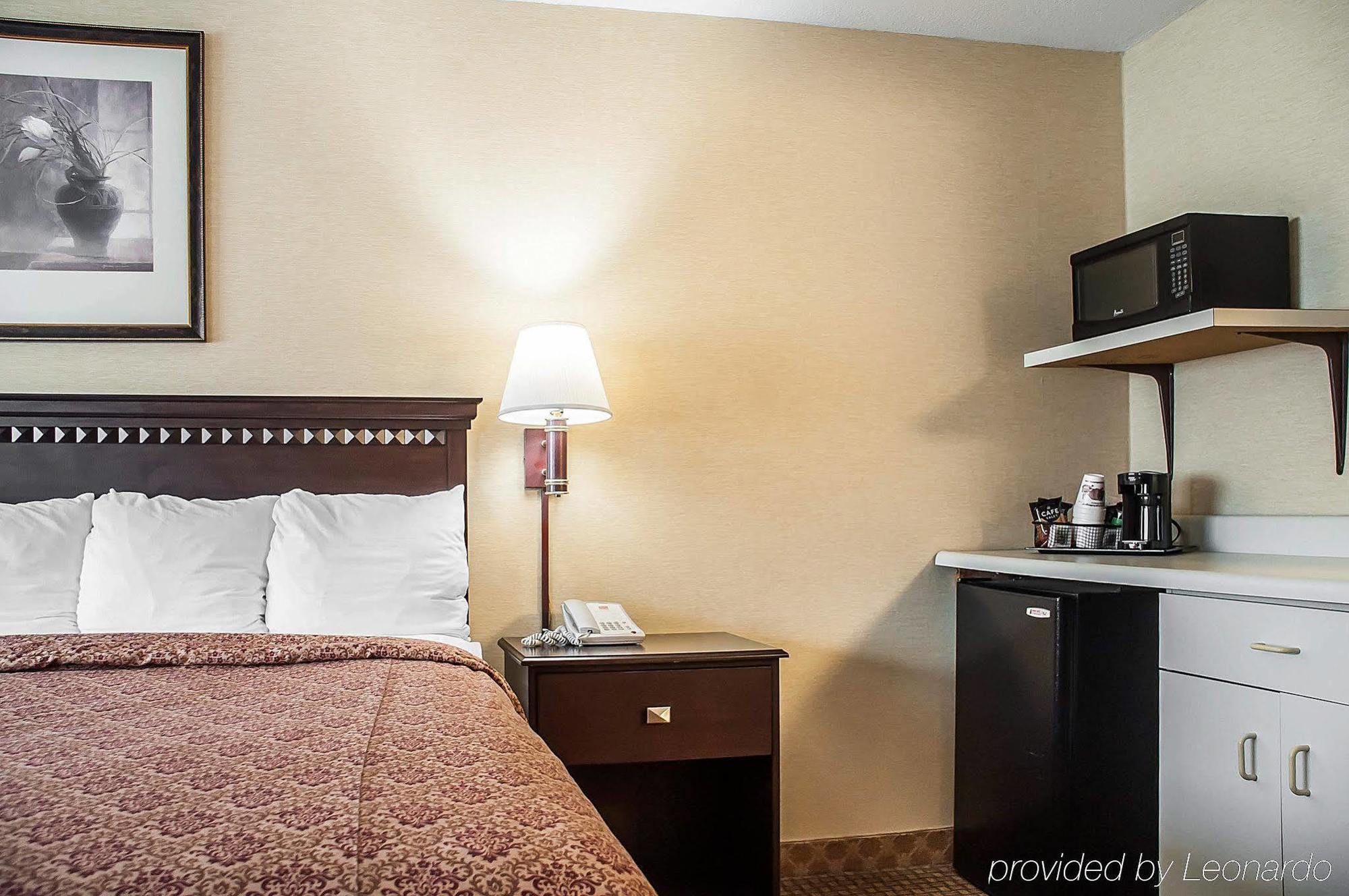 Econo Lodge Elmira-Corning Fisherville Eksteriør bilde